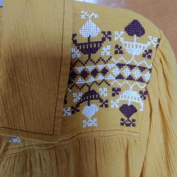 Faherty Yellow Embroidered Women's Top - Picture 6 of 8